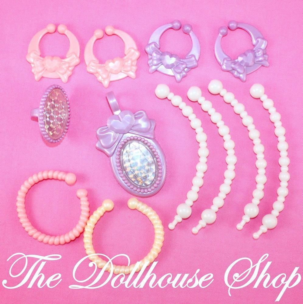 2001 Fisher Price Loving Family Little Girls Pretend Jewelry Box Playset-Toys & Hobbies:Preschool Toys & Pretend Play:Fisher-Price:1963-Now:Dollhouses-Fisher-Price-Dollhouse,Dream Dollhouse,Fisher Price,Loving Family,New,New Boxed Sets-Fisher Price Loving Family Jewelry Box play set for children ages 3 years and up. Sweet play Jewelry box with plastic play jewelry for the little person in your life. This set is not dollhouse furniture. You will receive a new boxed set still in the manufacturers packaging.-T