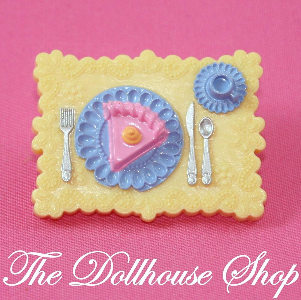 Fisher Price Loving Family Dollhouse Kitchen Dessert Cake Plate Yellow Food Tray-Toys & Hobbies:Preschool Toys & Pretend Play:Fisher-Price:1963-Now:Dollhouses-Fisher-Price-Dining Room,Dollhouse,Fisher Price,Food Accessories,Kitchen,Loving Family,Used,Yellow-The Dollhouse Shop