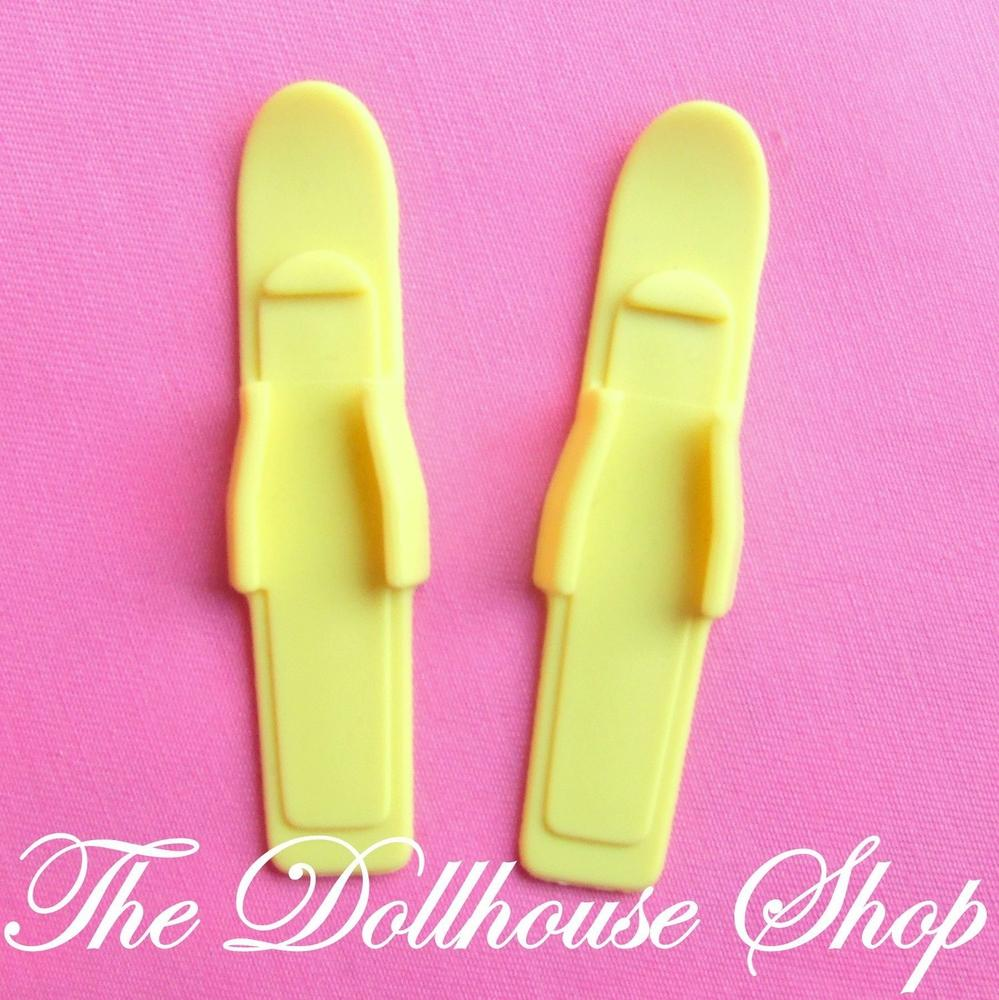 Fisher Price Loving Family Dream Dollhouse Fun at the Lake Yellow Doll Water Skis-Toys & Hobbies:Preschool Toys & Pretend Play:Fisher-Price:1963-Now:Dollhouses-Fisher-Price-Backyard Fun,Beach and Boat Sets,Dollhouse,Dream Dollhouse,Fisher Price,Loving Family,Outdoor Furniture,Used-The Dollhouse Shop