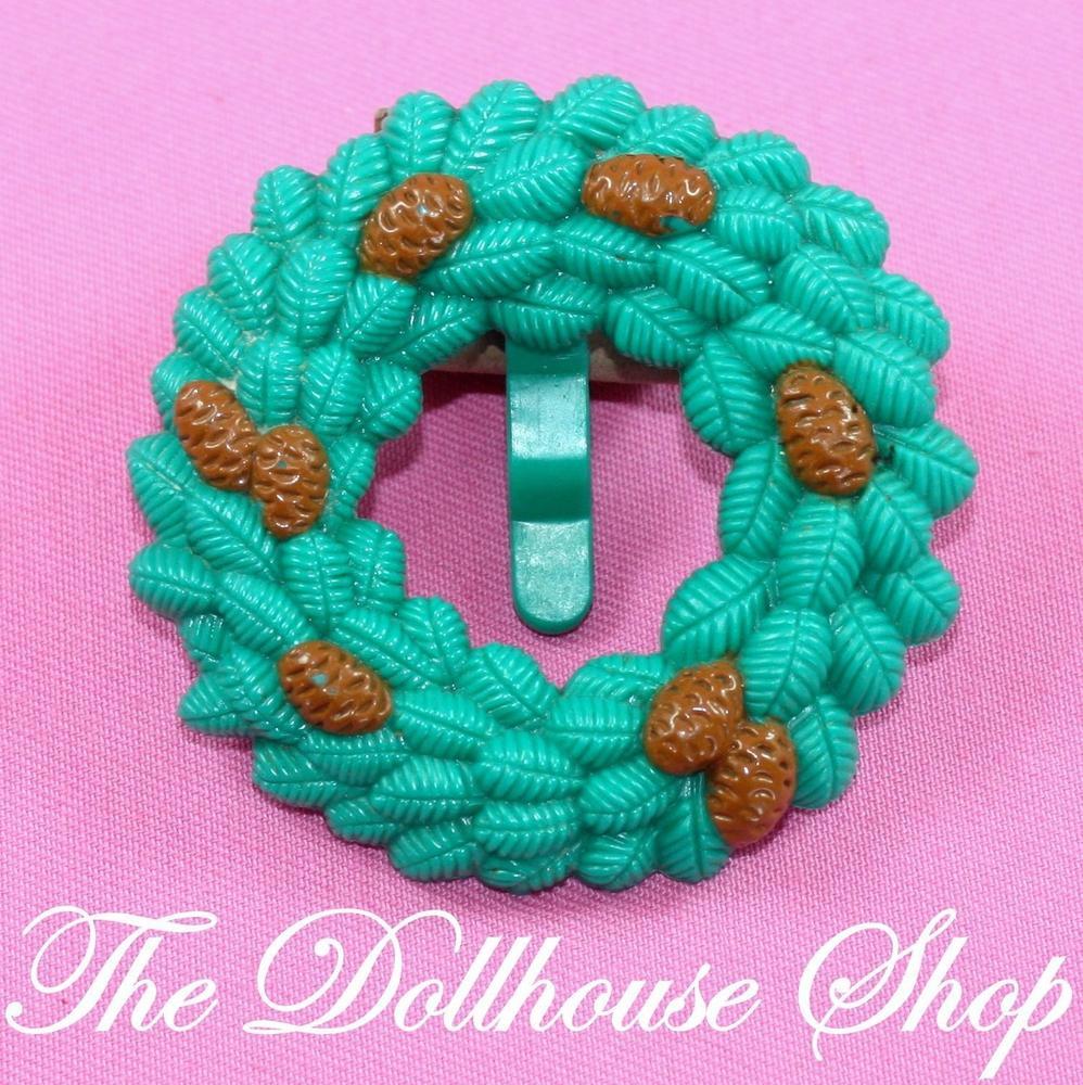 Fisher Price Loving Family Dream Dollhouse Green Christmas Holiday Wreath-Toys & Hobbies:Preschool Toys & Pretend Play:Fisher-Price:1963-Now:Dollhouses-Fisher-Price-Christmas,Dollhouse,Dream Dollhouse,Fisher Price,Green,Holidays & Seasonal,Loving Family,Used-Fisher Price Loving Family Dollhouse green holiday wreath for Christmas fun! Perfect for your dollhouse. Shop now at The Dollhouse Shop!-The Dollhouse Shop